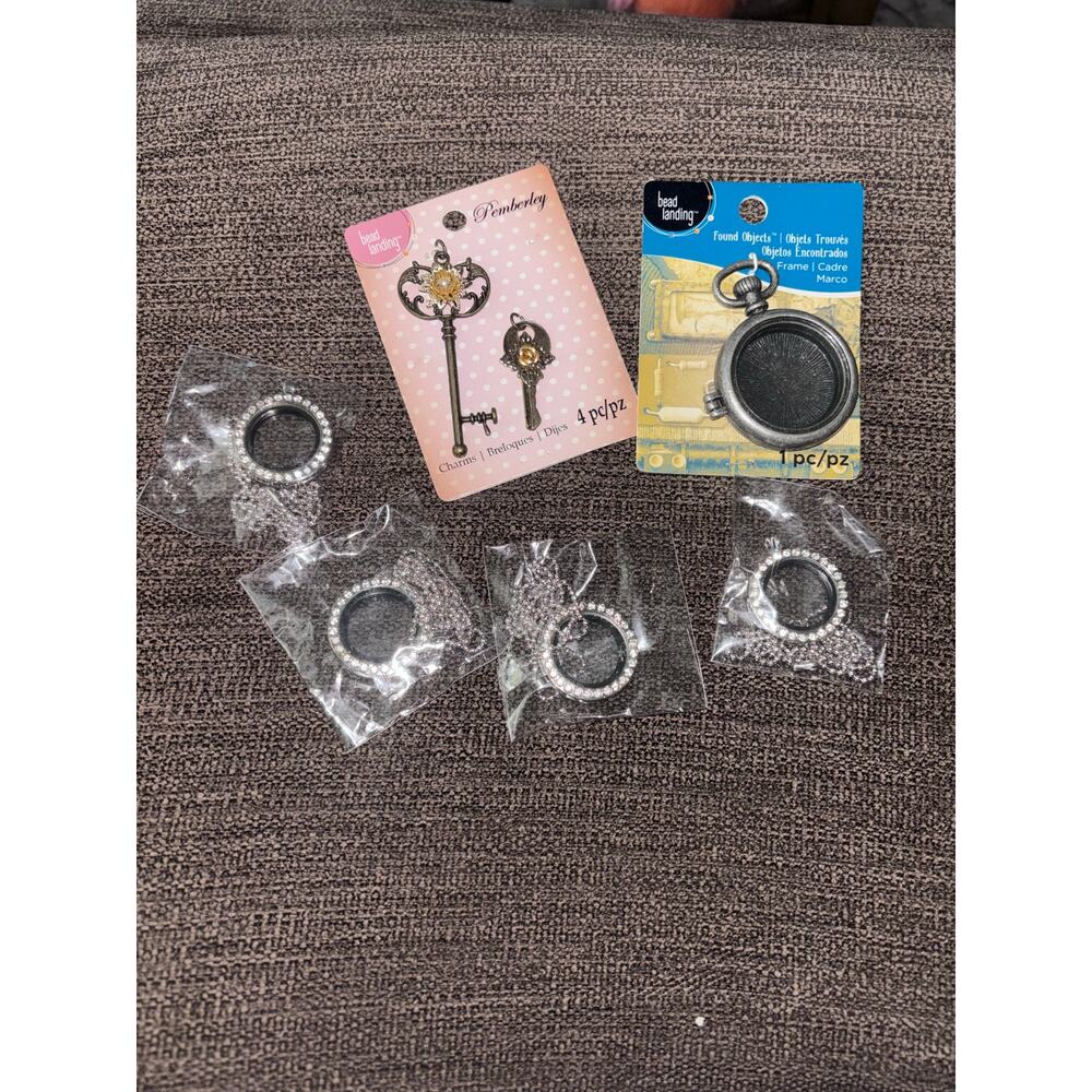 Jewelry Findings and Supplies 2 Keys Pocket Watch Four Fillable Pendants Crafts